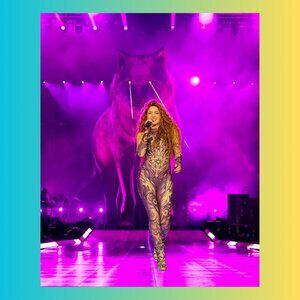 Shakira 8x10 Photo Live Performance